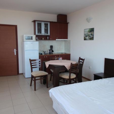 Menada Apartments In Солнечный берег Экстерьер фото
