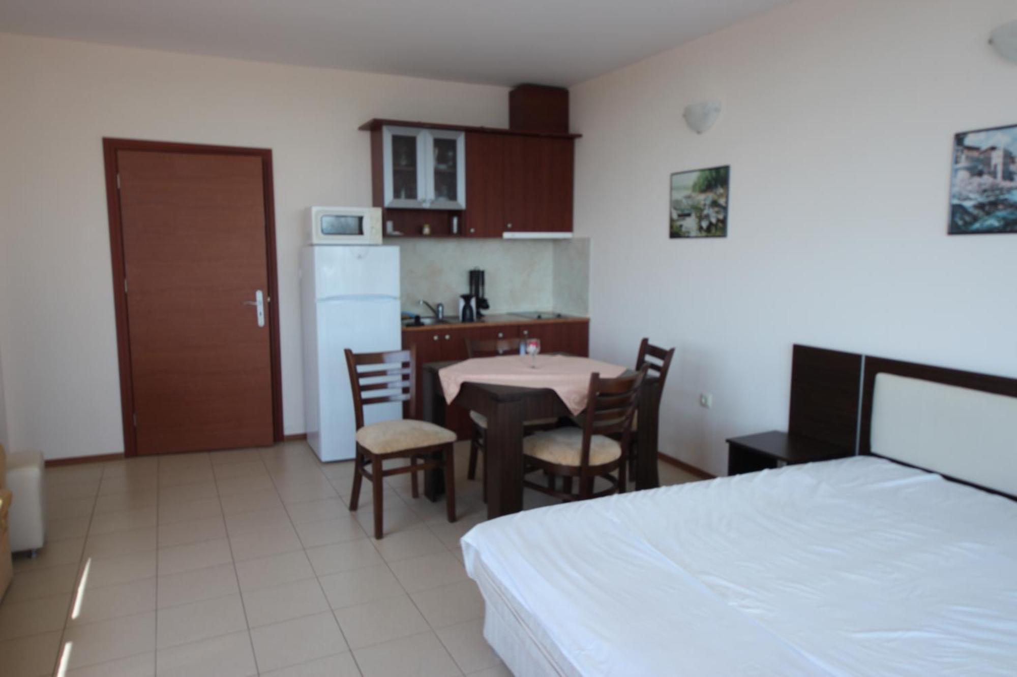 Menada Apartments In Солнечный берег Экстерьер фото